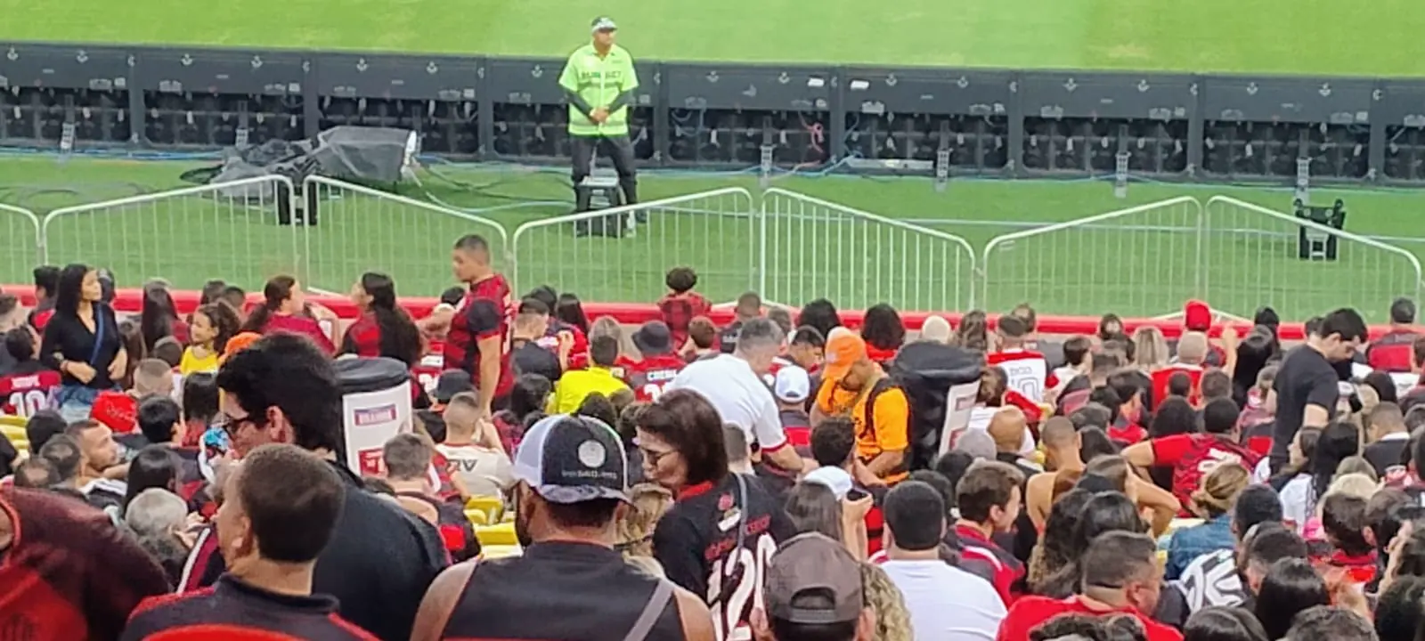 Operação do Chopp na Mochila em evento de alto fluxo