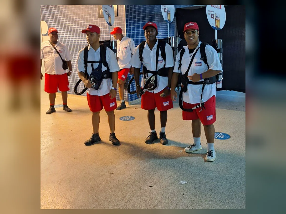 Mochileiros Chopp Brahma durante piloto de operação